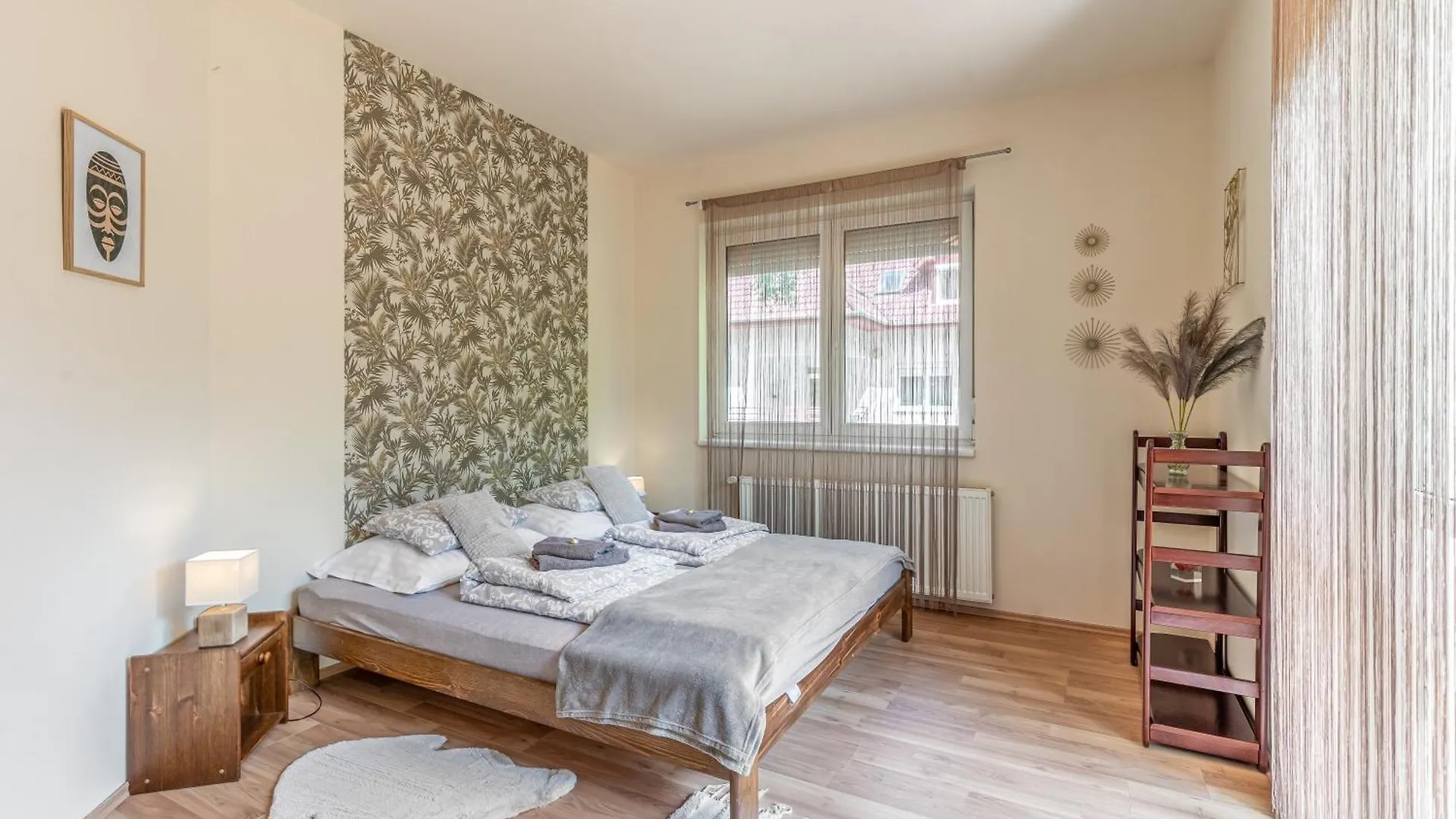 Kiraly Csaladi Apartman- Royal Family Apartment #Freegarage Budapest