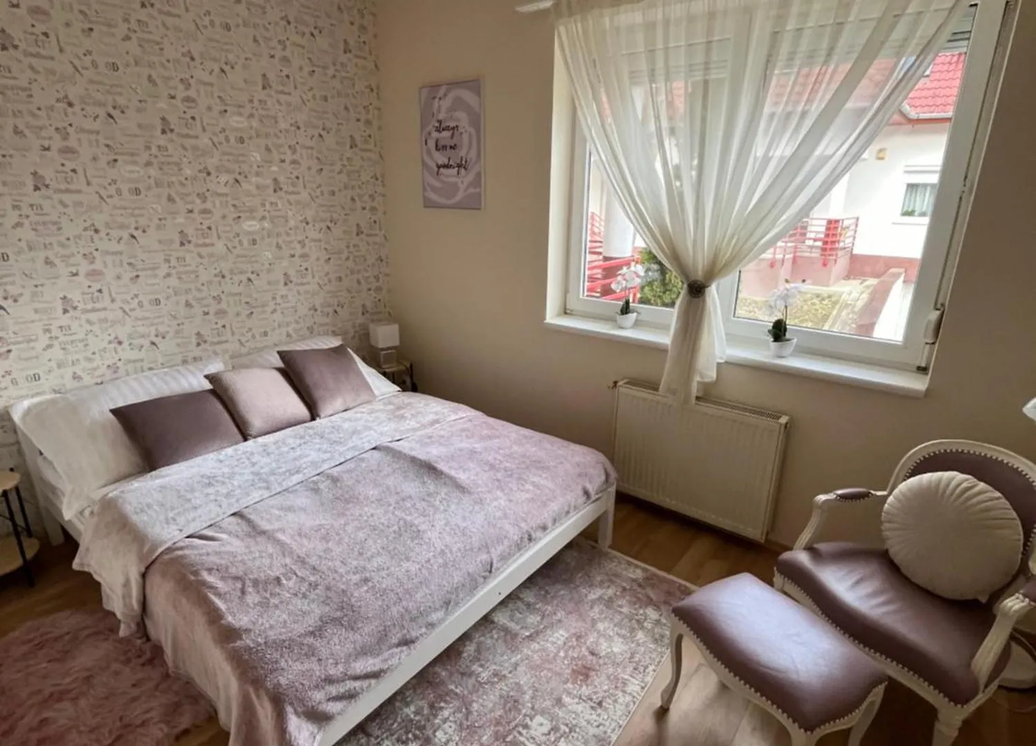 Kiraly Csaladi Apartman- Royal Family Apartment #Freegarage Budapest