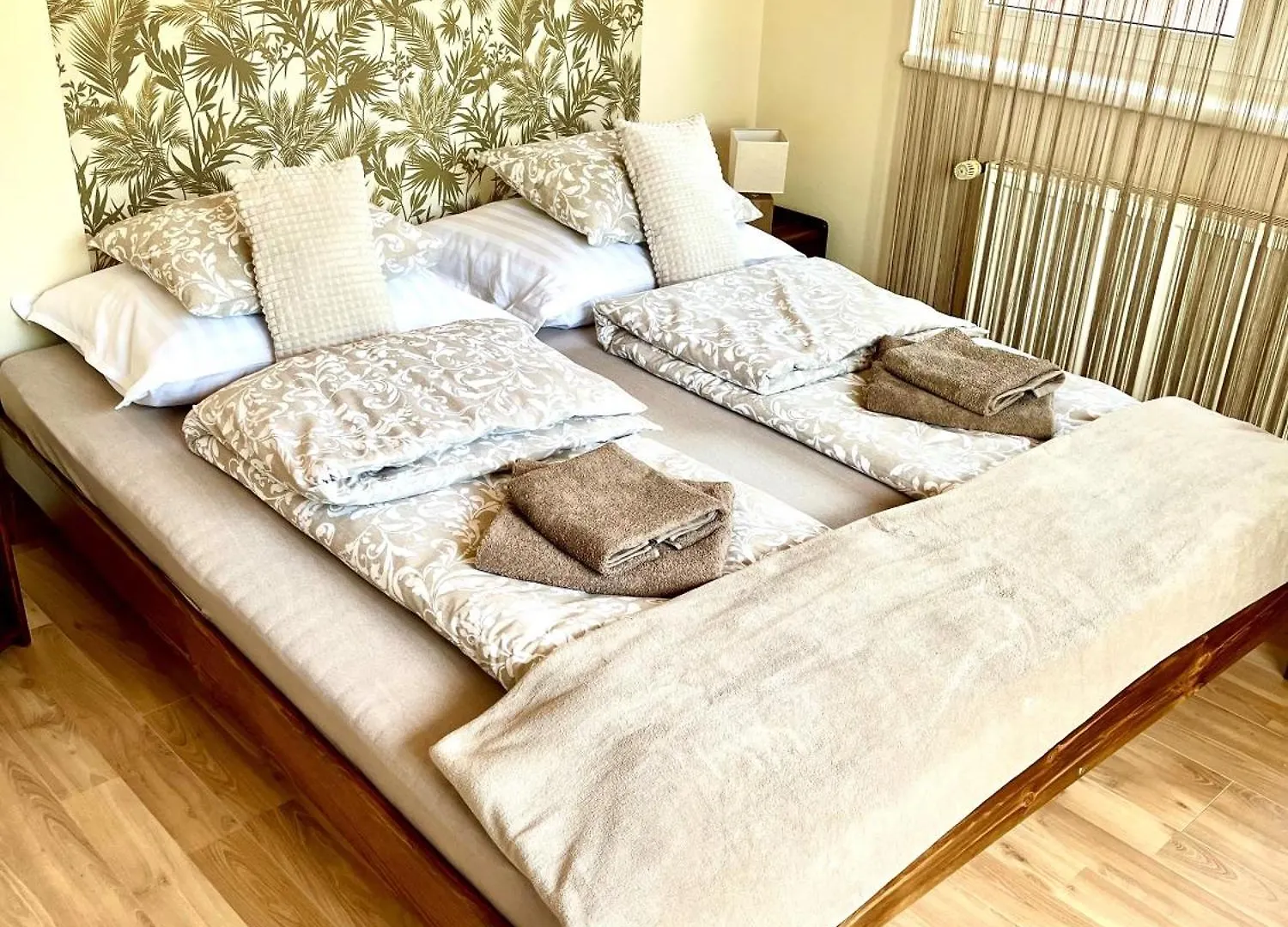 Kiraly Csaladi Apartman- Royal Family Apartment #Freegarage Budapest